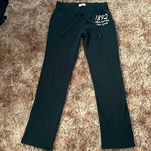 Abercrombie & Fitch straight leg sweats with embroidery - Picture 1 of 6